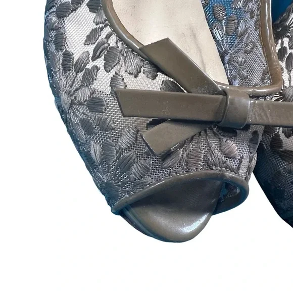 Kate Spade Blush Lace Peep-toe Slingback Heels - Picture 4 of 7